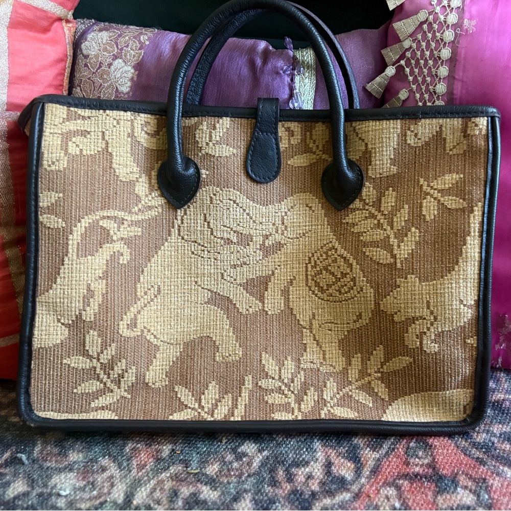 Jane Churchill Vintage Elephant Tapestry Tote Bag Cream / Black